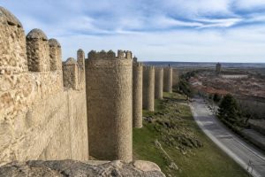 Ciudad vieja de Ávila e iglesias extramuros: guía para descubrir su valor histórico y patrimonial